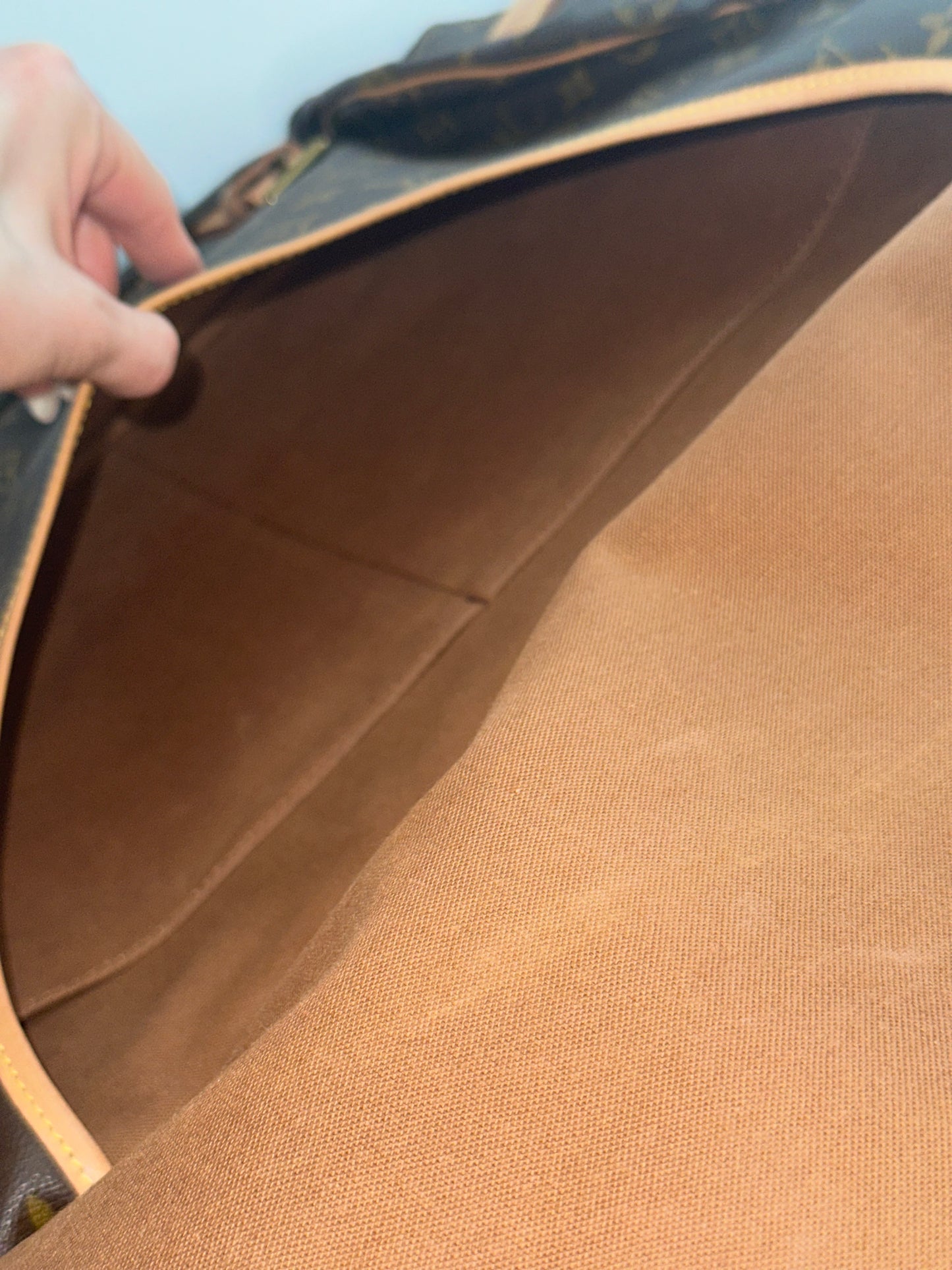 Pre-owned Louis Vuitton monogram canvas saumur 43 crossbody