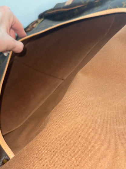 Pre-owned Louis Vuitton monogram canvas saumur 43 crossbody