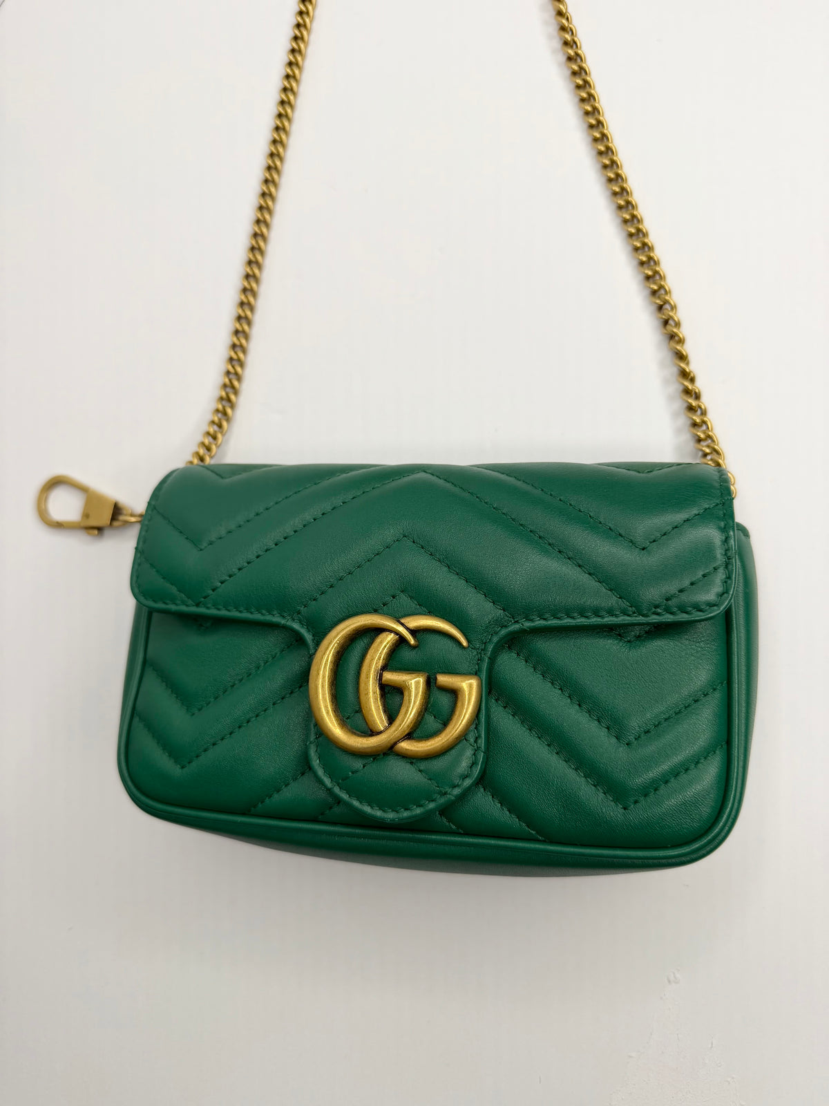 Pre-owned Gucci GG marmont super mini emerald green leather crossbody