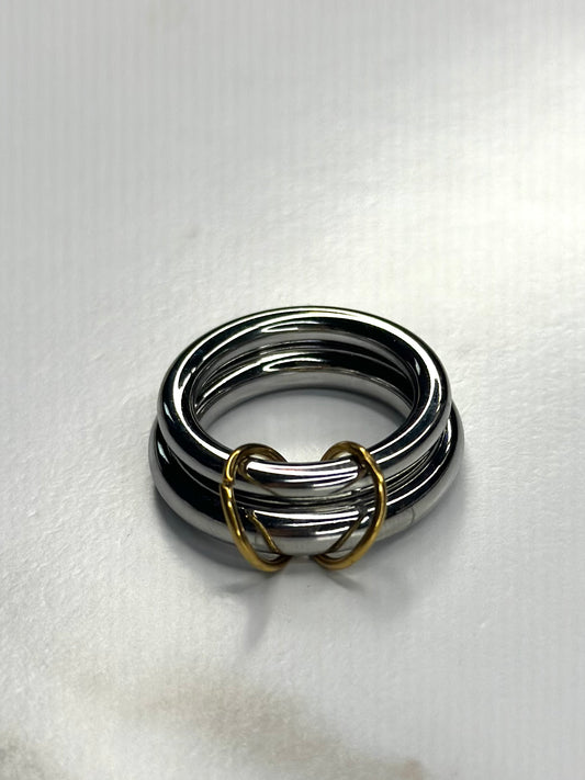 AC’s classic two tone stack ring