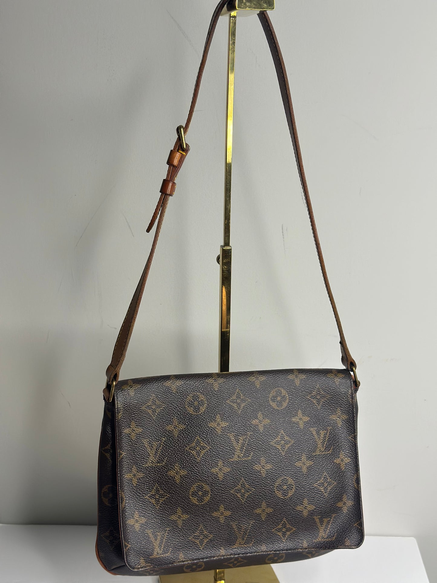 Pre-owned Louis Vuitton monogram canvas musette tango short strap