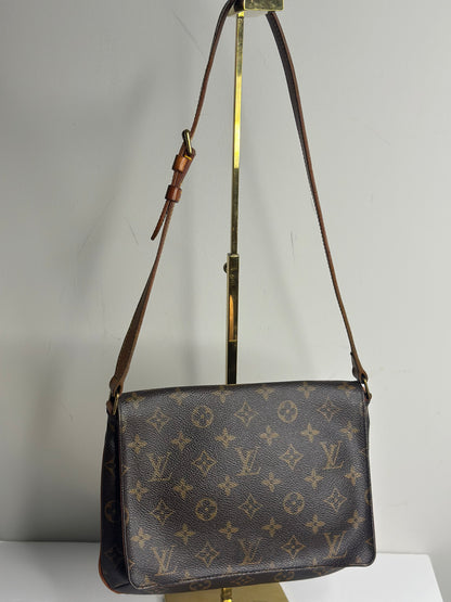 Pre-owned Louis Vuitton monogram canvas musette tango short strap