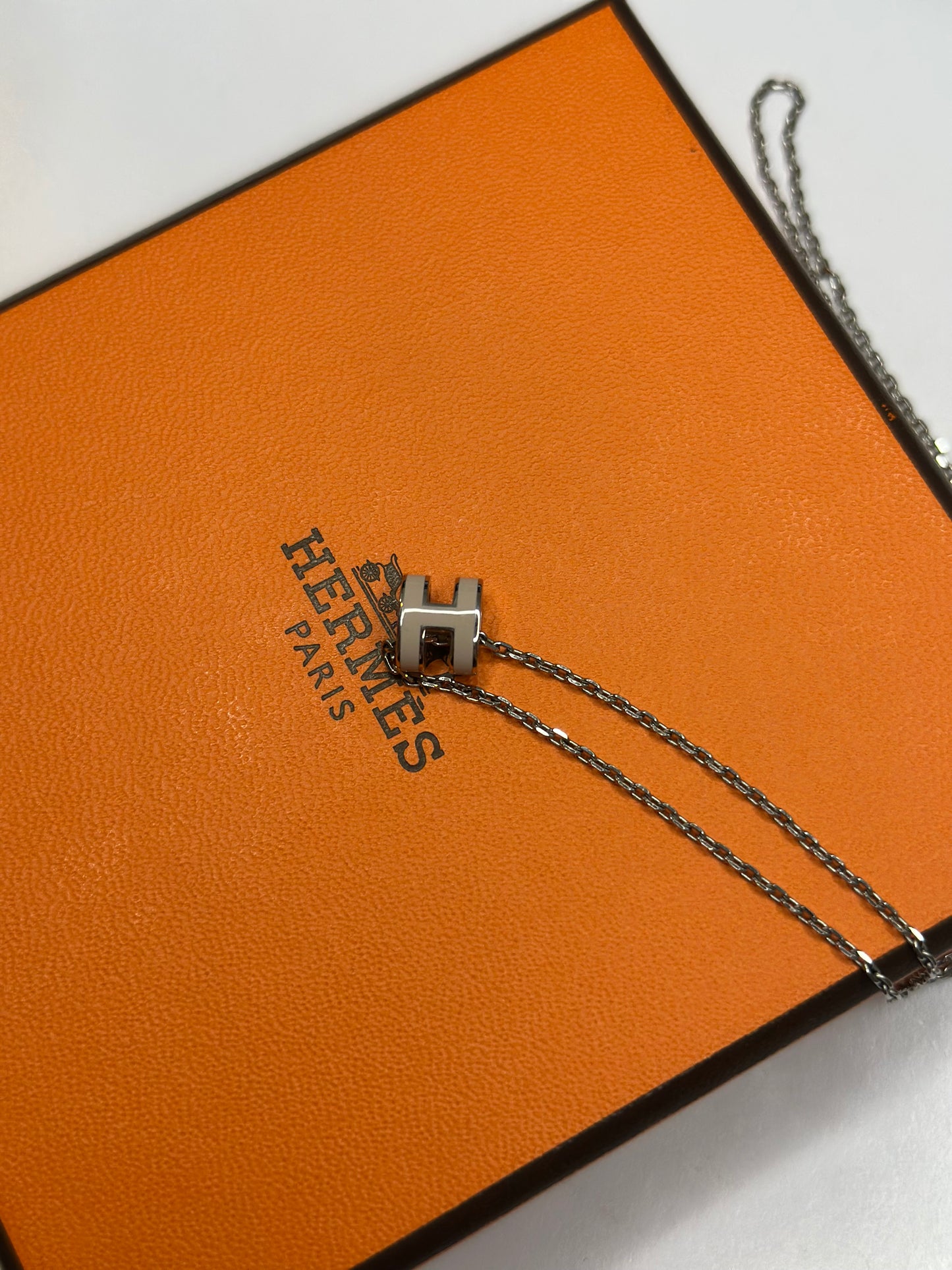 Pre-owned Hermes H Pop Silver and Taupe enamel necklace