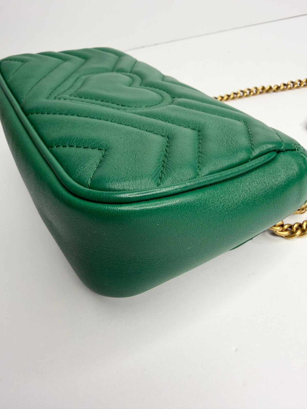 Pre-owned Gucci GG marmont super mini emerald green leather crossbody