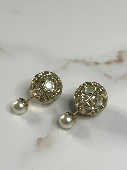 Pre-owned Dior Tribales earrings featuring a gold-finish metal structure with a cannage filigree