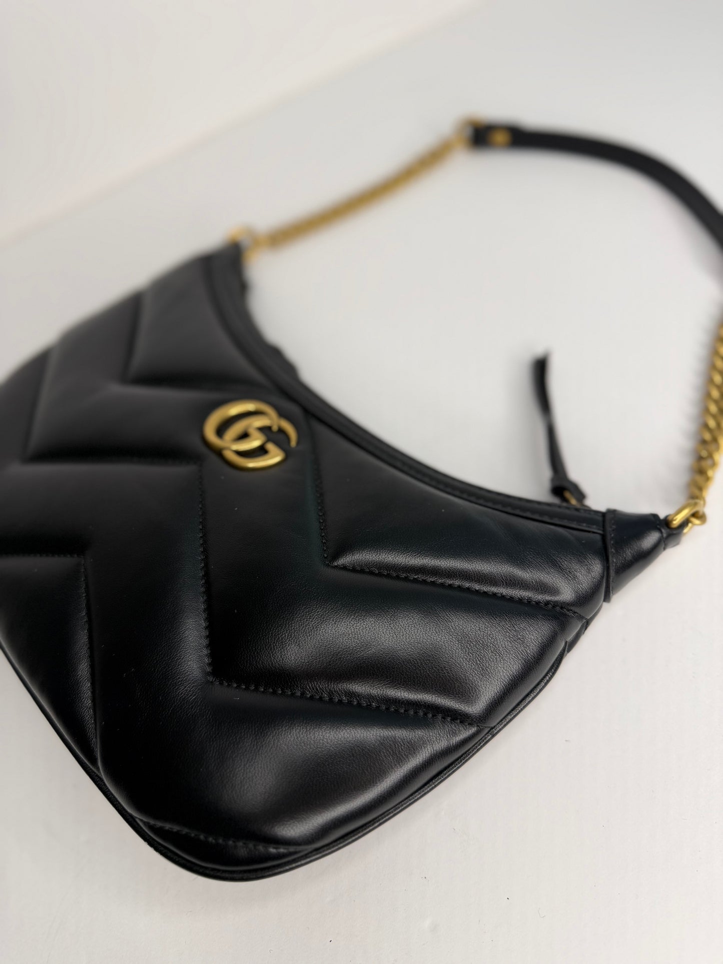 Pre-owned Gucci GG Marmont Chain Moon Hobo Matelasse Leather Small