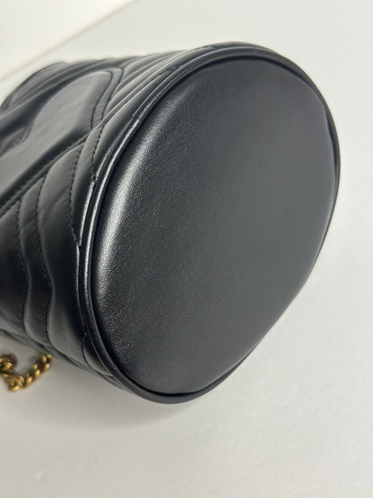 Pre-owned Gucci GG Marmont black matalasse leather mini bucket bag