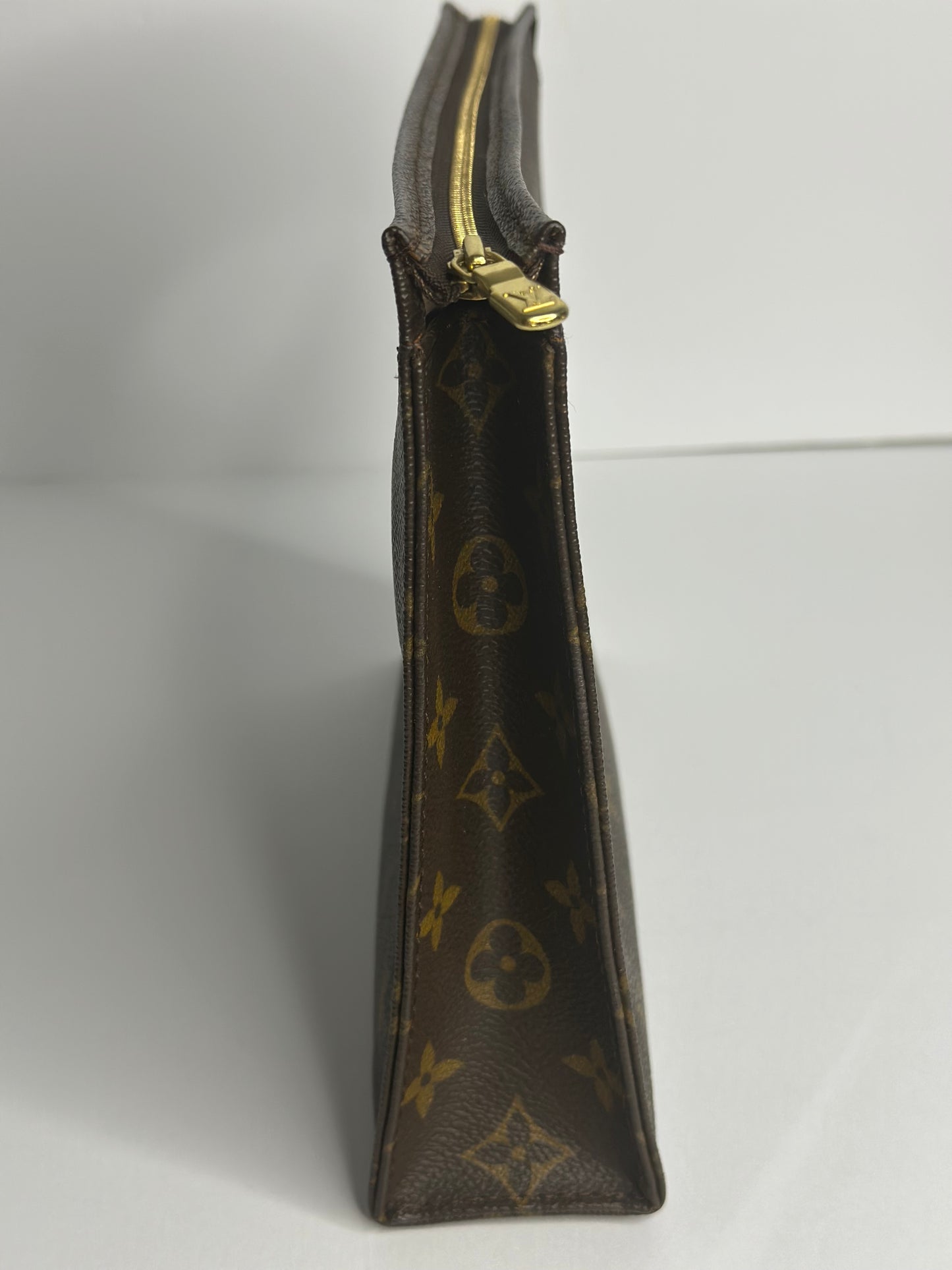 Pre-owned Louis Vuitton monogram canvas toiletry pouch 26
