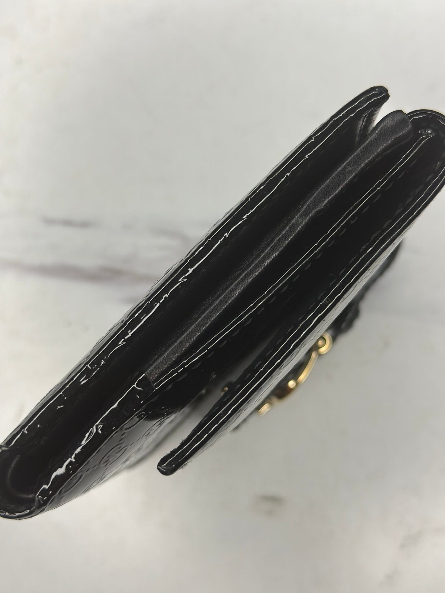 Pre-owned Gucci Microguccismia patent leather compact wallet