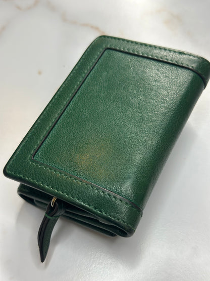 Pre-owned Gucci Diana green, leather, compact trifold wallet