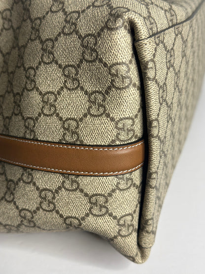 Pre-owned Gucci GG canvas maxi emblem shoulder tote