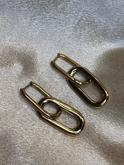 The New Yorker Drop Earrings