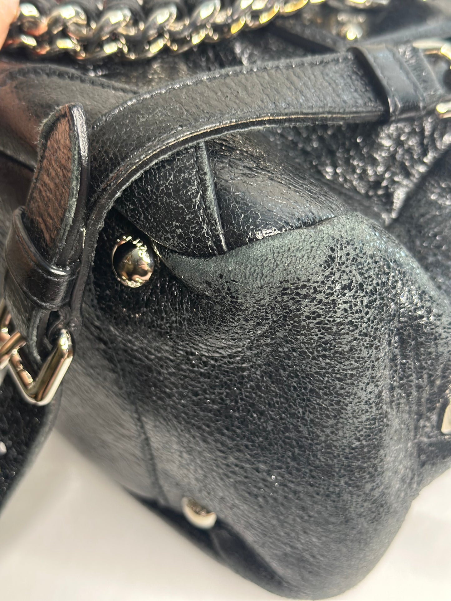 Pre-owned Prada Cervo Lux leather chain shoulder bag with a pebbled texture and silver-tone