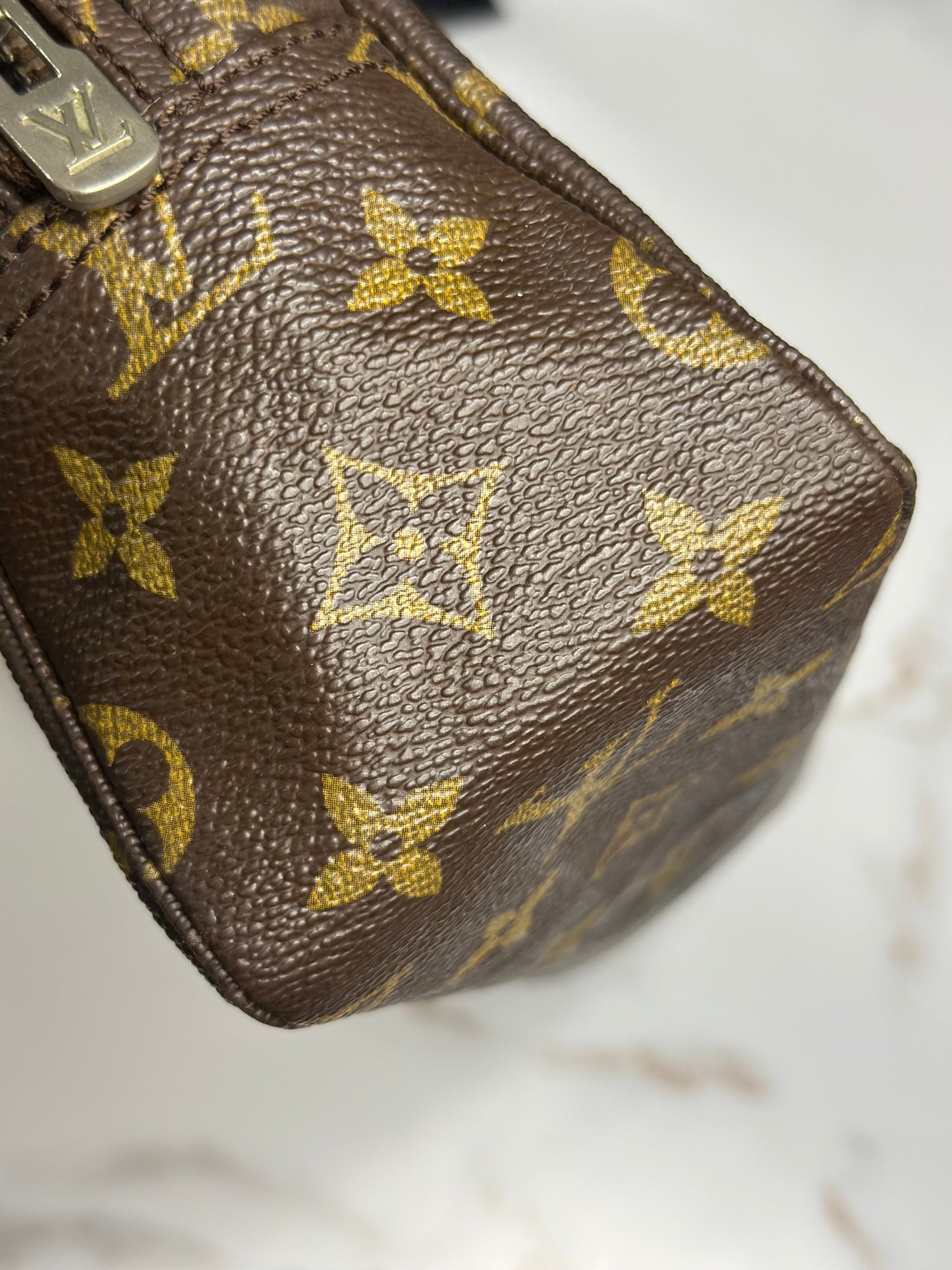 Pre-owned Louis Vuitton monogram canvas trousse 28 toiletry pouch
