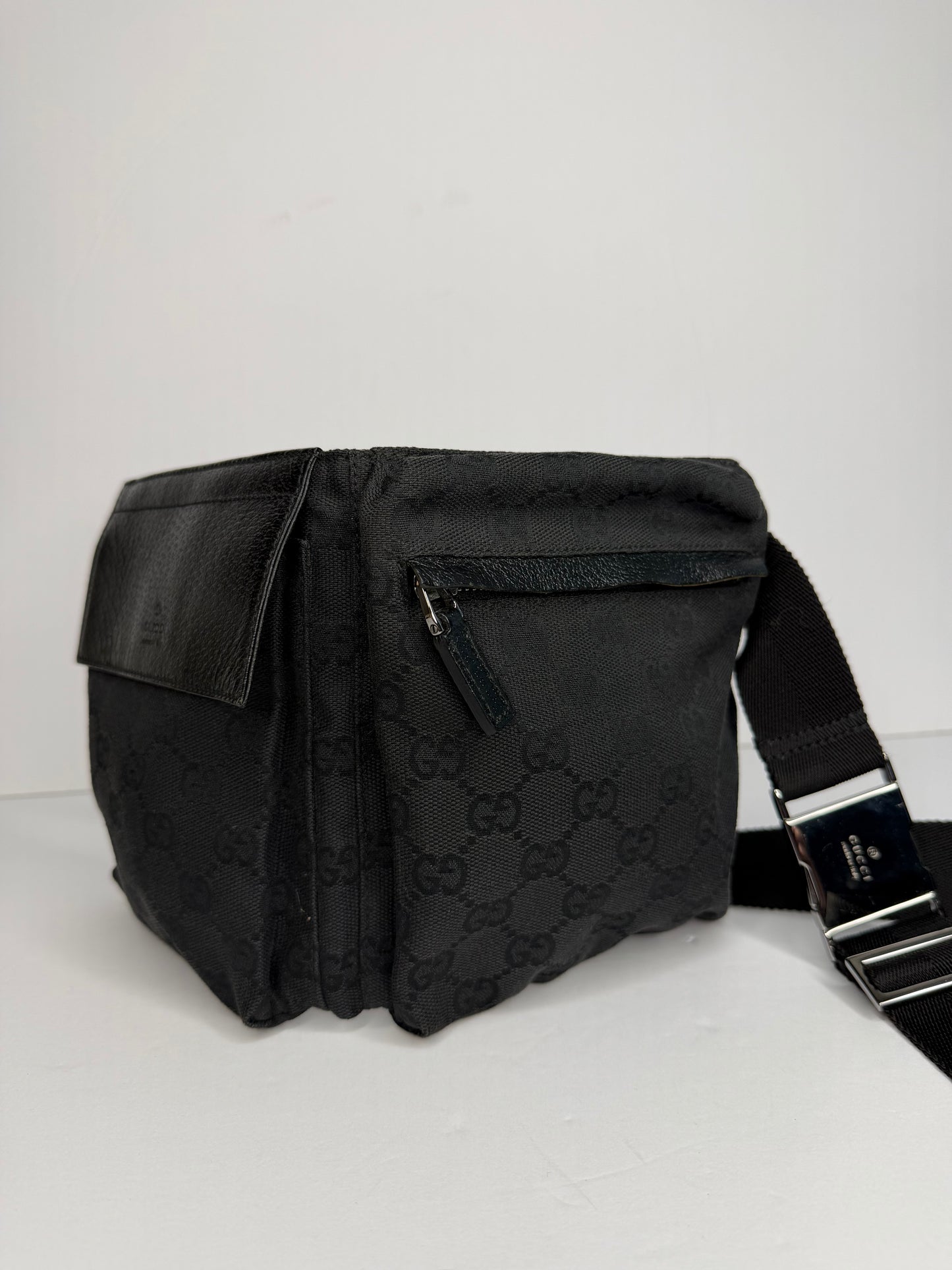 Pre-owned Gucci GG black canvas double pocket belt bag