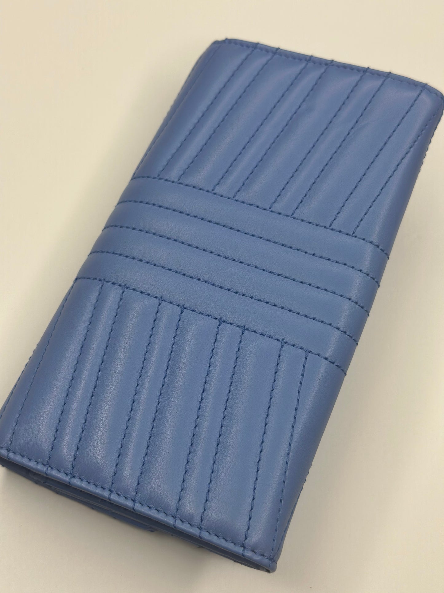 Pre-owned Gucci Continental Wallet Blue with Cherry Charm