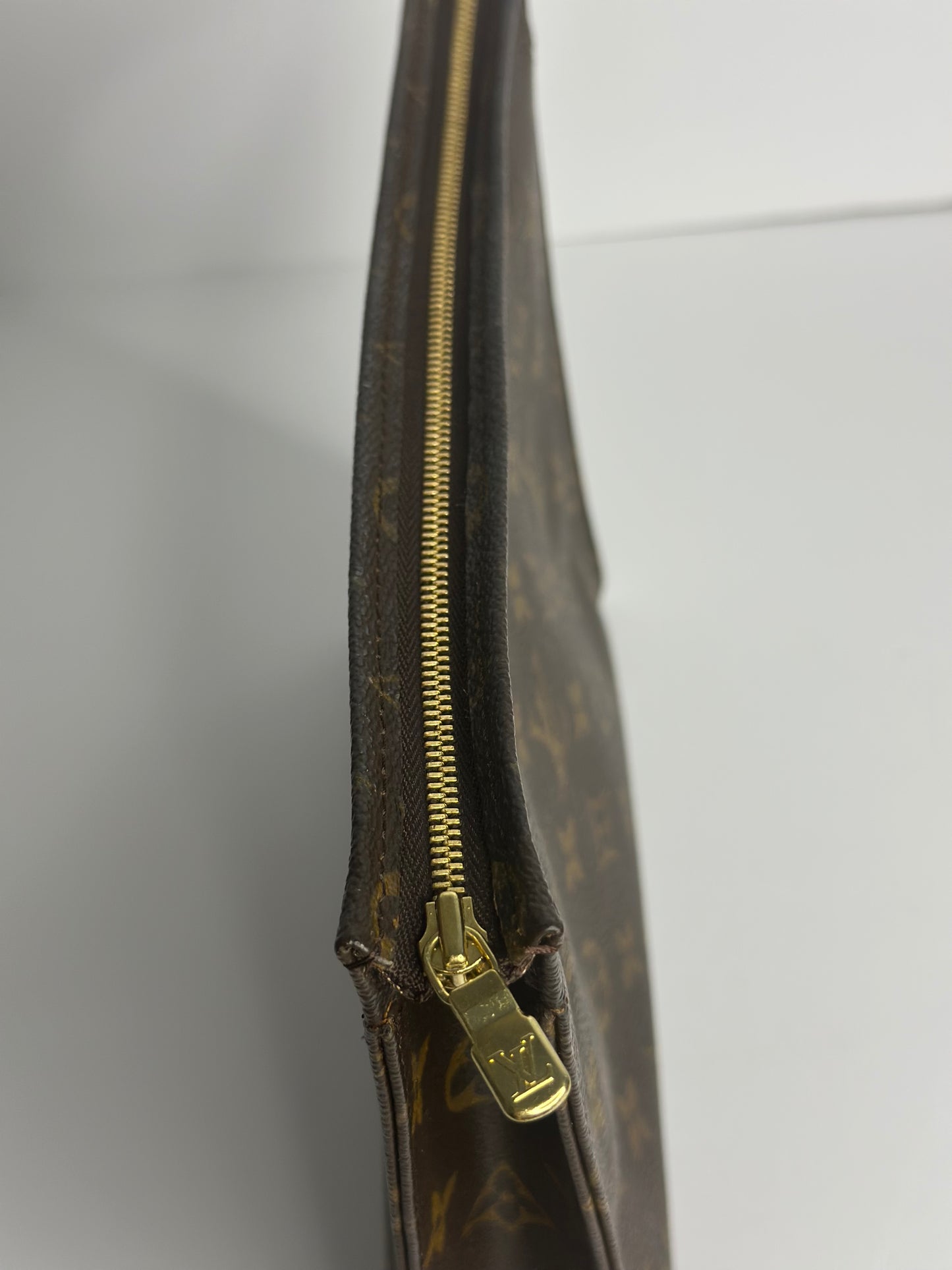 Pre-owned Louis Vuitton monogram canvas toiletry pouch 26