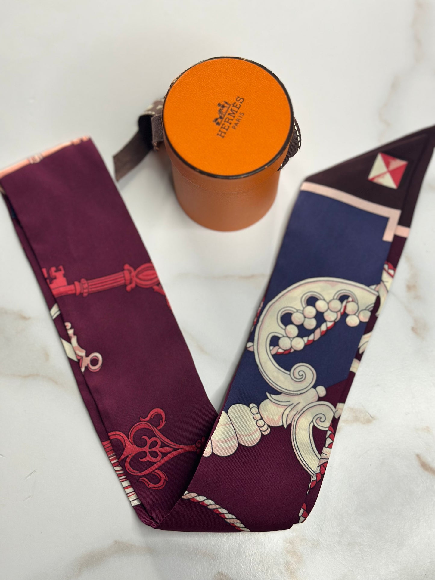 Pre-owned Hermes Silk Les Cles Twilly Bordeaux