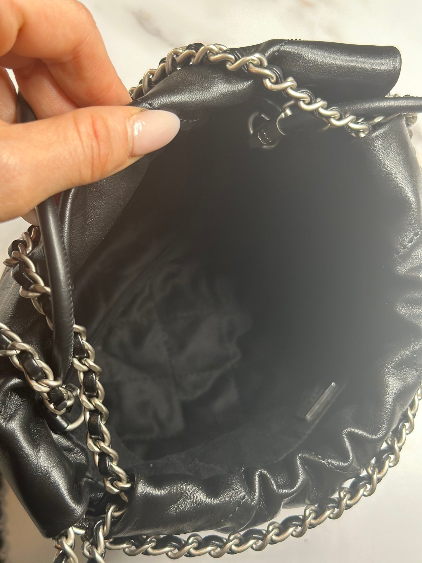 Pre-owned Chanel Mini 22 black calf skin leather Crossbody