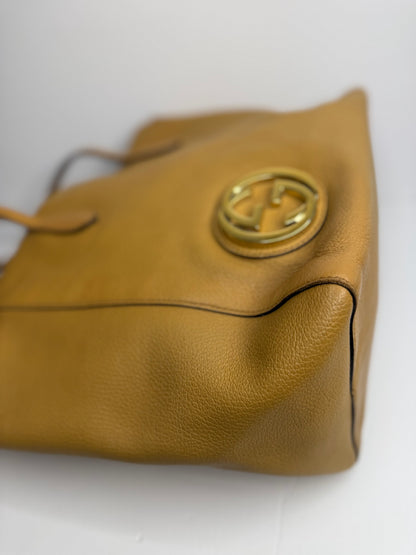 Pre-owned Gucci Interlocking logo Camel leather should tote