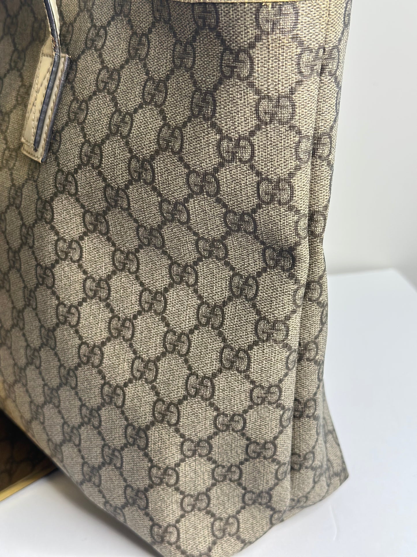 Pre-owned Gucci GG supreme canvas Joy shoulder tote