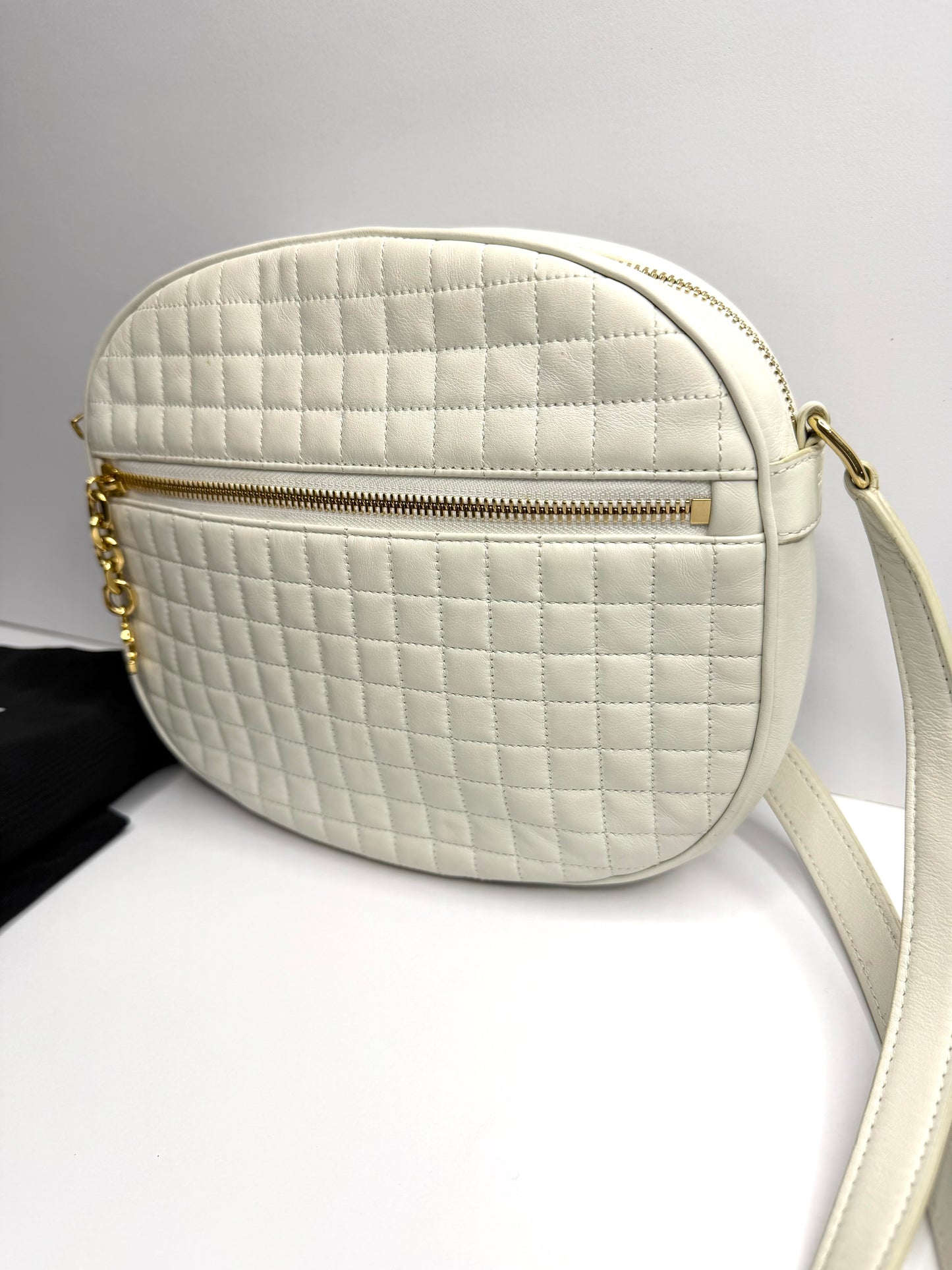 Pre-owned Celine C Charm Medium Camera Bag in quilted calfskin leather and an off-white crossbody