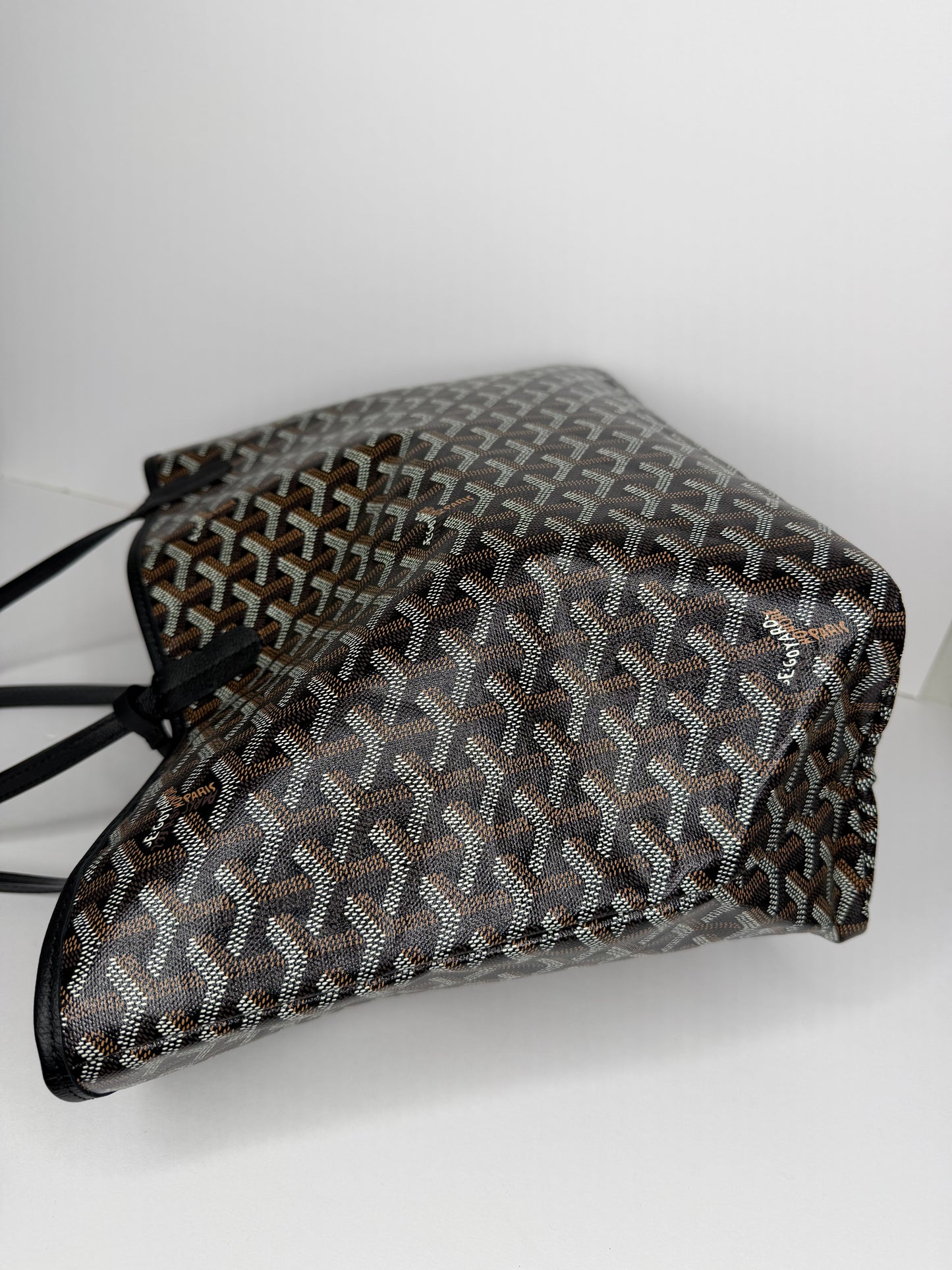 Pre-owned Goyard Black St. Louis p.m. shoulder bag