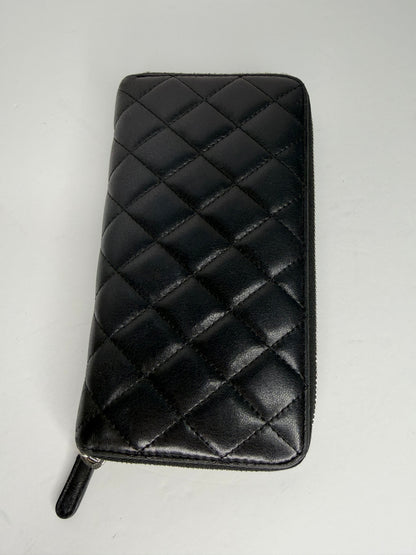 Pre-owned Chanel, black quilted lambskin zippy wallet