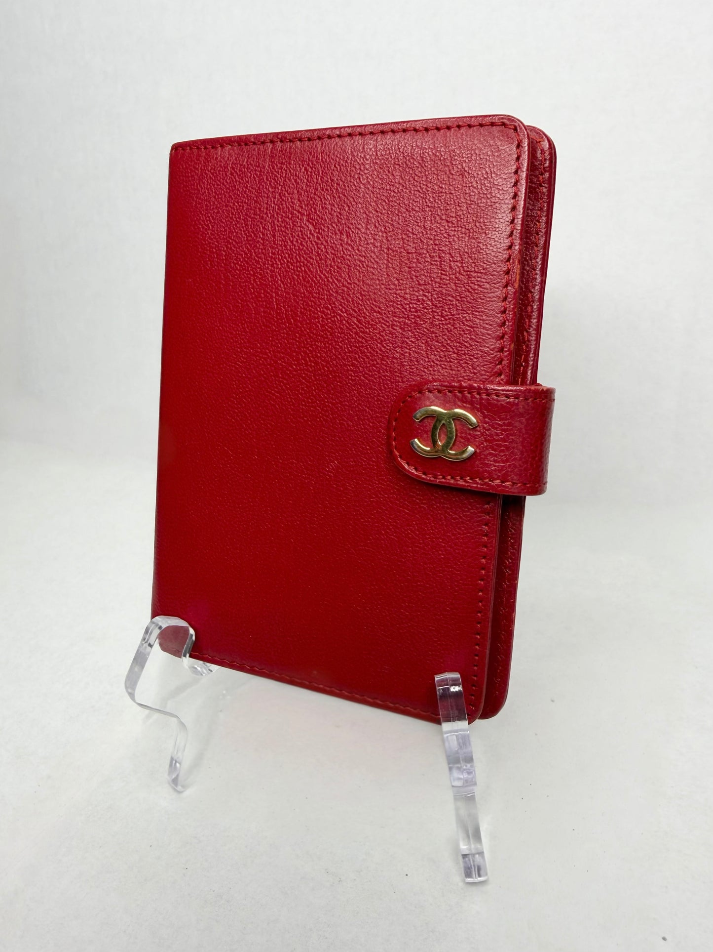 Pre-owned Chanel Red Calfskin Agenda 24k gold plated hardware
