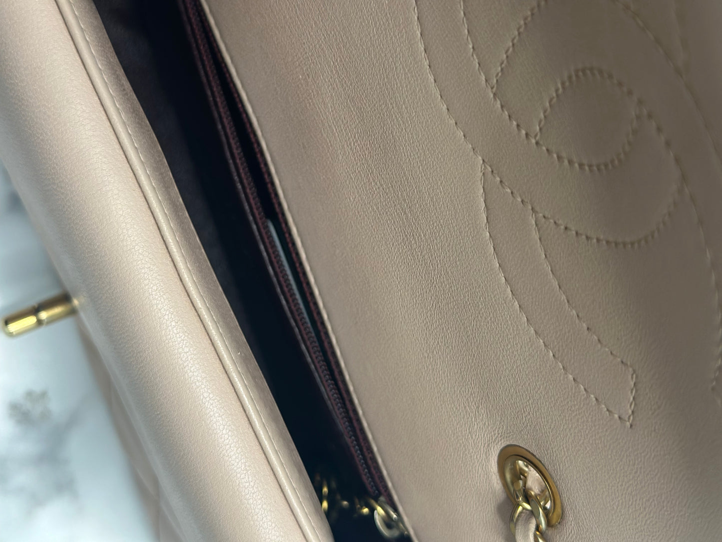 Pre-owned Chanel Diana nude pink Lambskin & calfskin leather shoulder bag