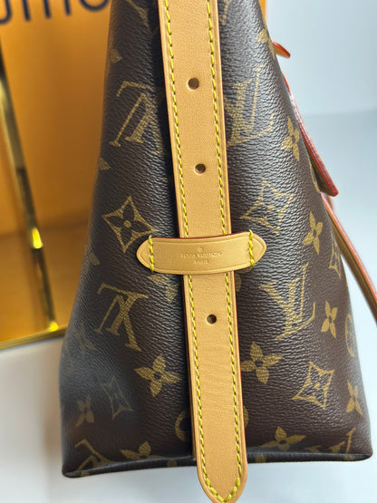 Pre-owned Louis Vuitton monogram canvas carryall PM