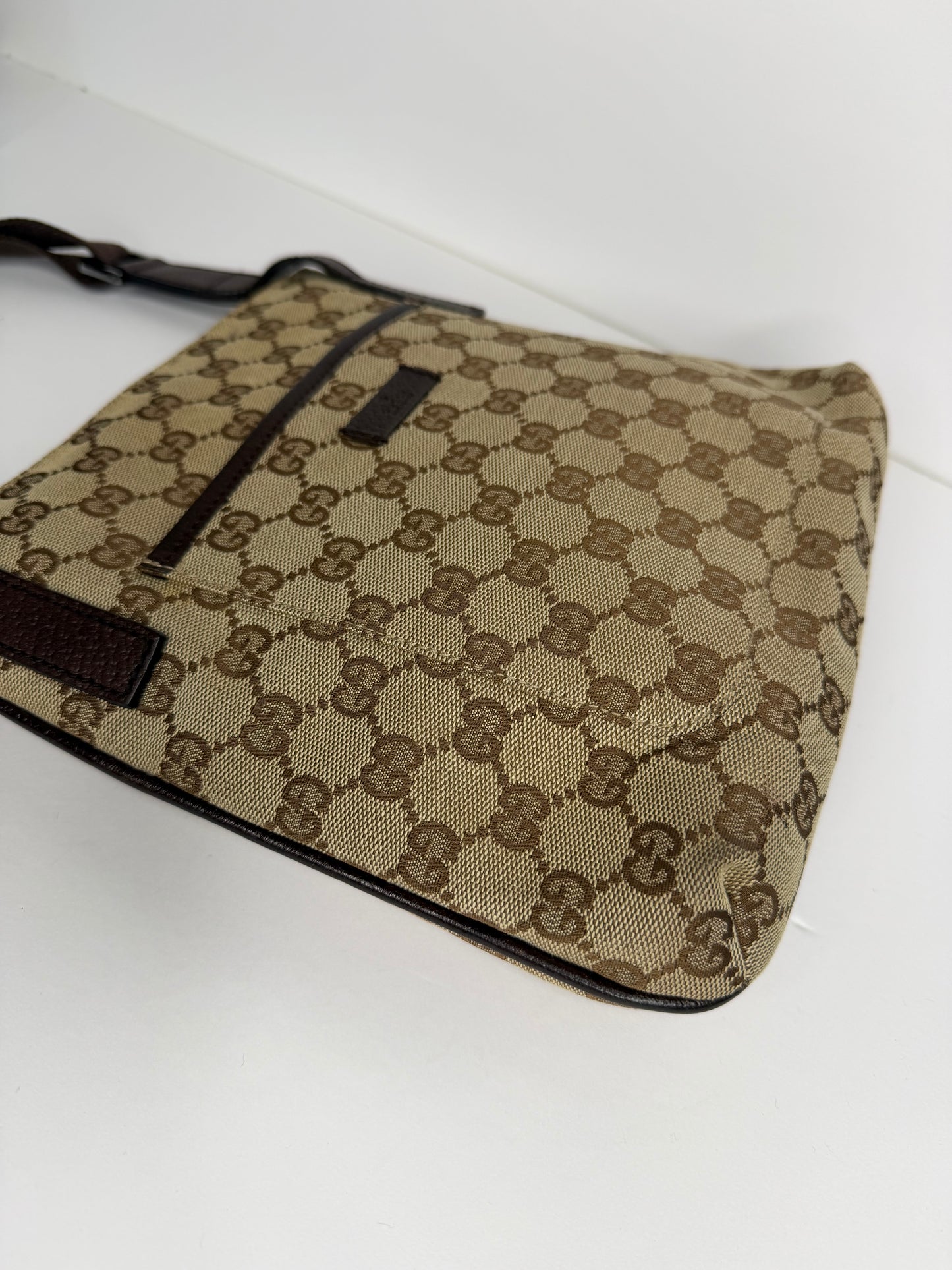 Pre-owned Gucci GG Canvas crossbody messenger