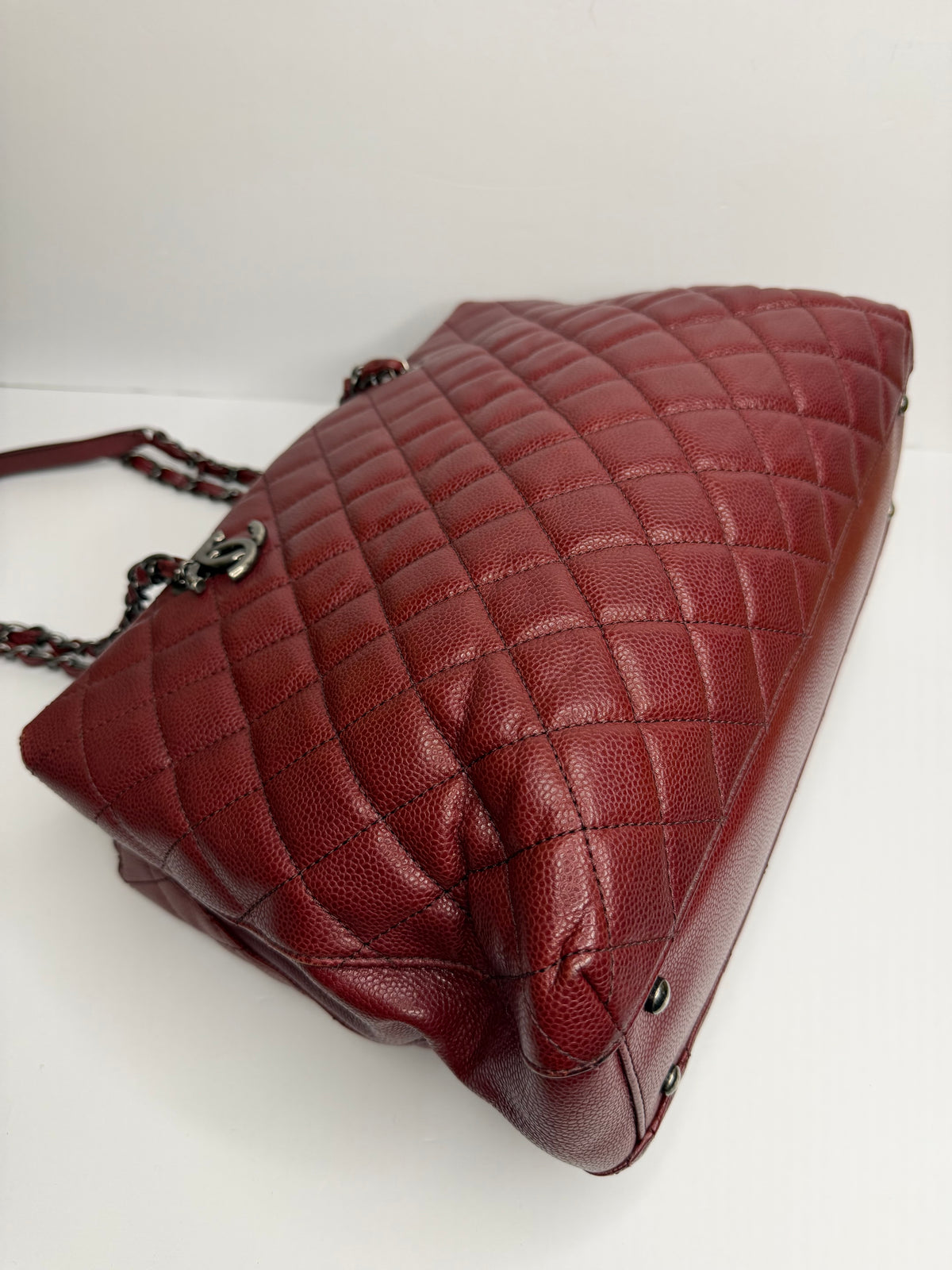 Pre-owned Chanel Burgundy Quilted Caviar Leather Shopping Tote