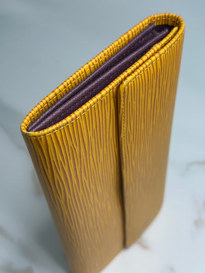 Pre-owned Louis Vuitton yellow Epi leather Sarah wallet
