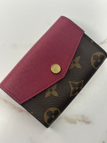 Pre-owned Louis Vuitton Monogram Sarah Multicartes Fuchsia