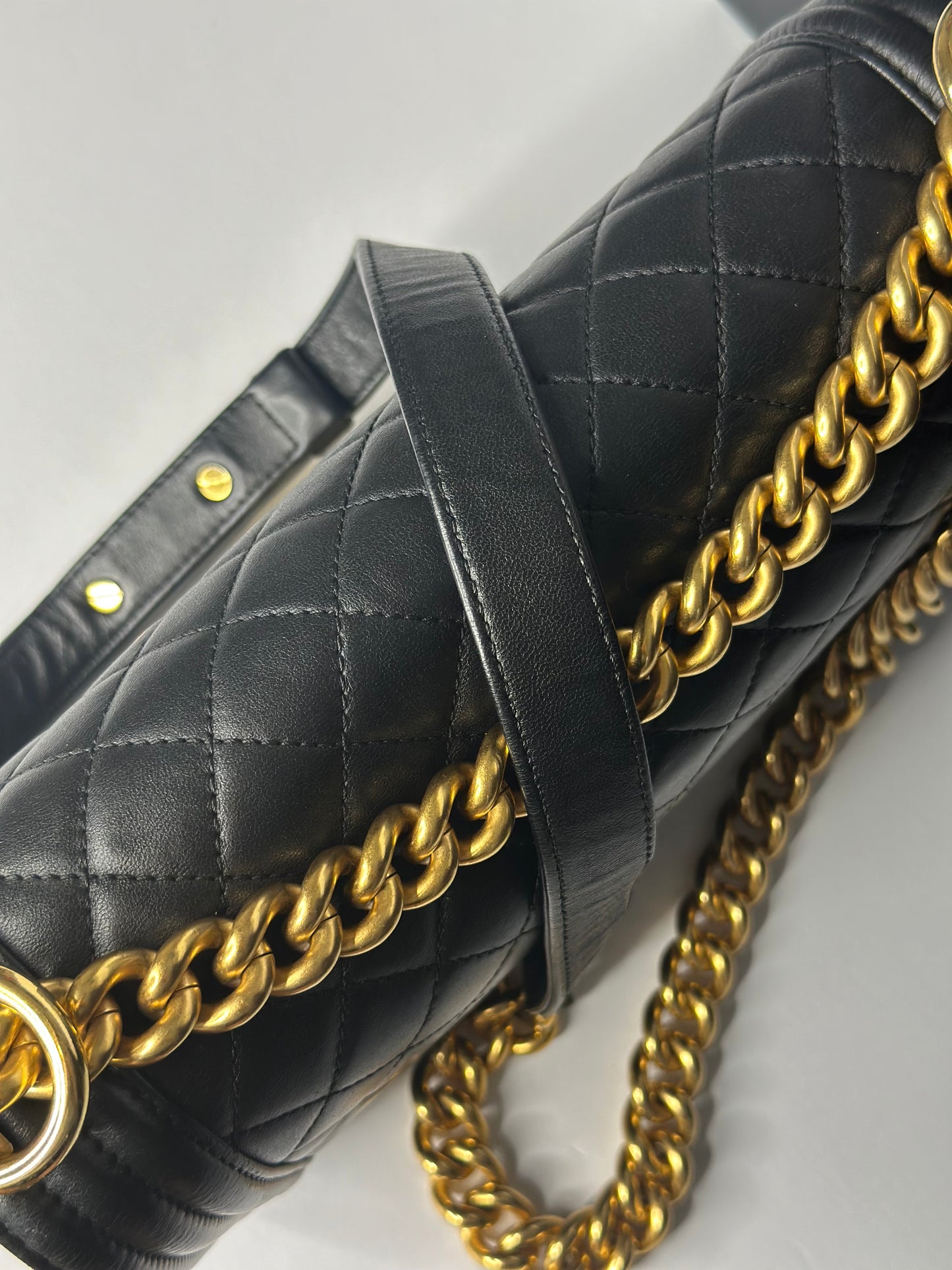 Pre-owned Chanel 2017 Old Medium Quilted Lambskin Boy Flap crossbody
