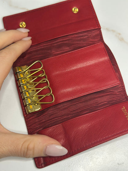 Pre-owned Chanel red caviar leather six key holder