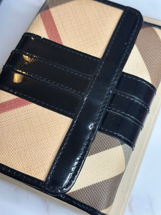 Pre-owned Burberry nova check Penrose compact wallet