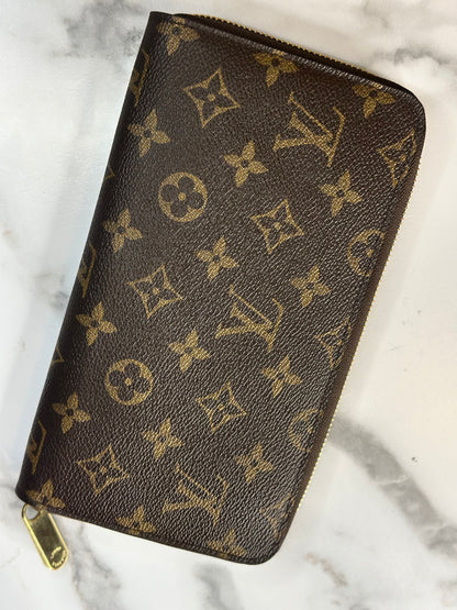Pre-owned Louis Vuitton monogram canvas zippy organizer wallet