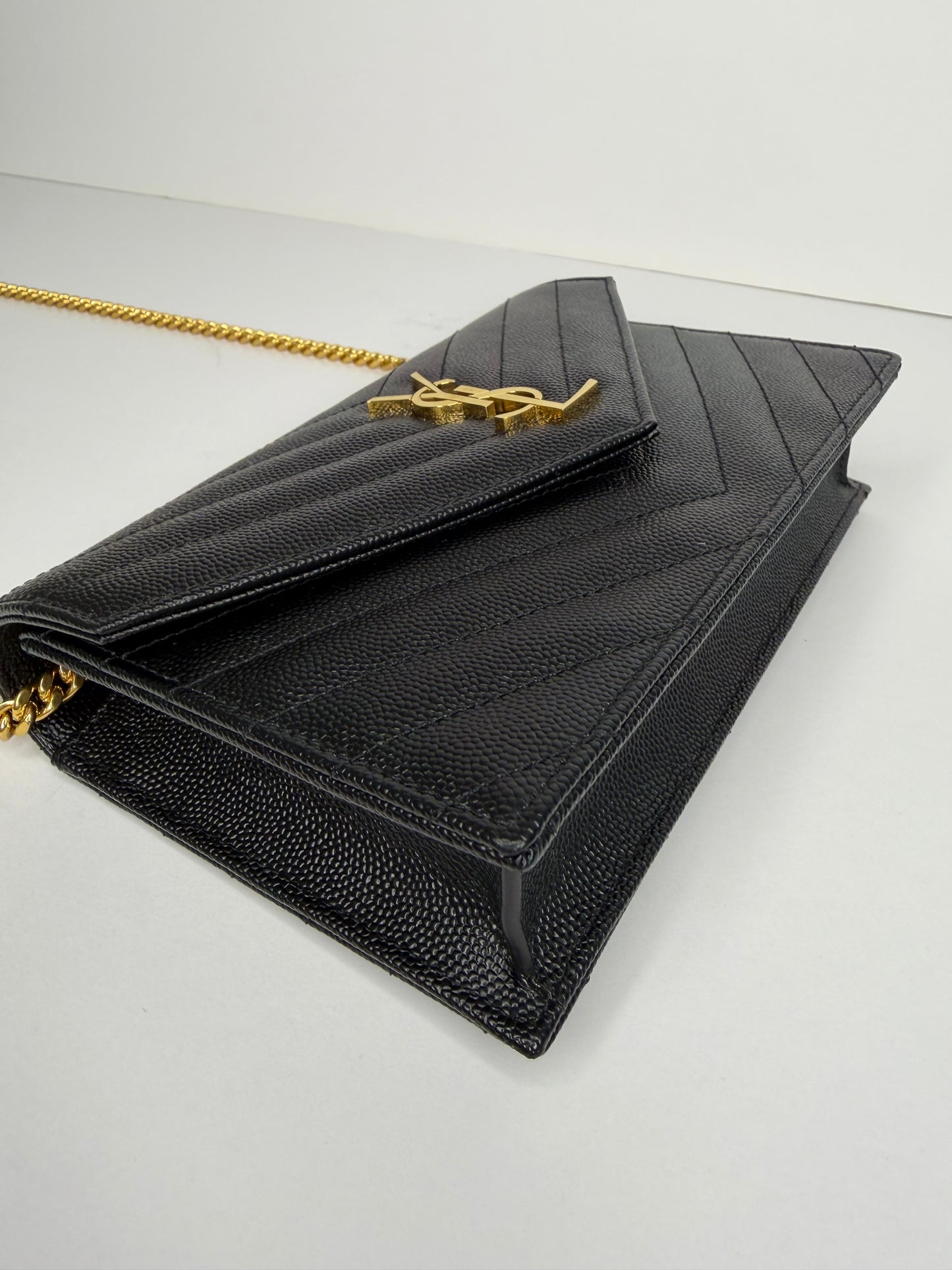Pre-owned Saint Laurent CASSANDRE ENVELOPE CHAIN WALLET IN GRAIN DE POUDRE LEATHER