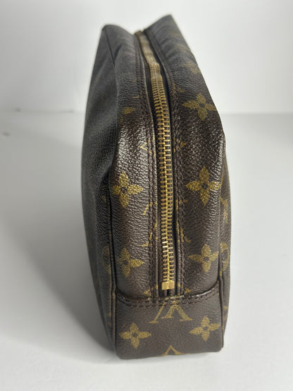 Pre-owned Louis Vuitton monogram canvas trousse 23