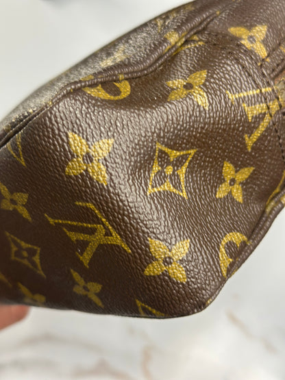 Pre-owned Louis Vuitton monogram canvas trousse 28 toiletry pouch
