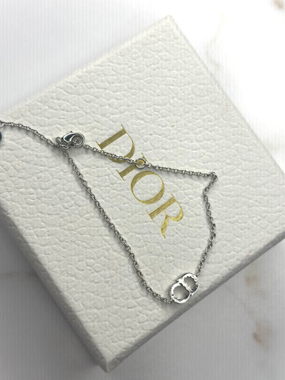 Pre-owned Dior Clair D Lune Bracelet
Silver-Finish Metal and White Crystals