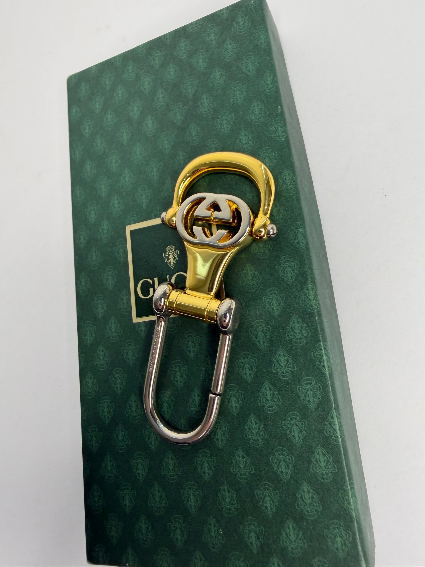 Pre-owned Gucci Vintage horsebit two tone key charm