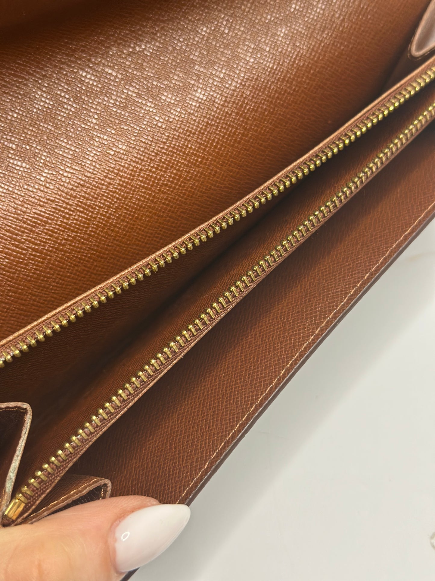 Pre-owned Louis Vuitton monogram canvas Sarah wallet