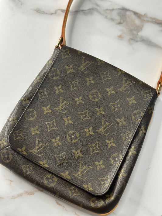 Pre-owned Louis Vuitton monogram canvas musette salsa short strap