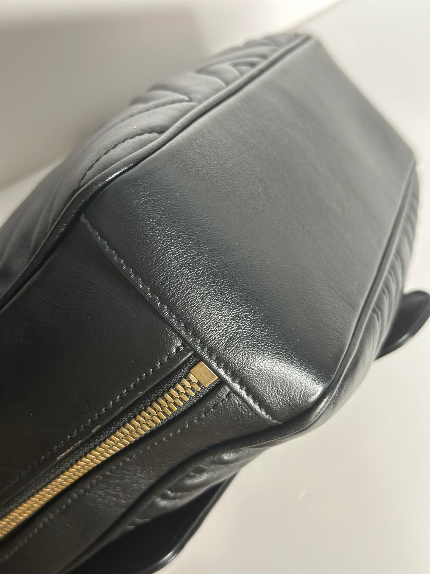 Pre-owned Gucci GG Marmont Black matalasse leather crossbody with sylvie web strap.