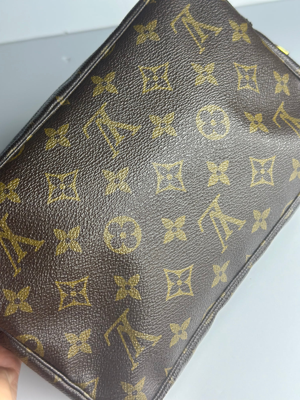 Pre-owned Louis Vuitton monogram canvas trousse 23