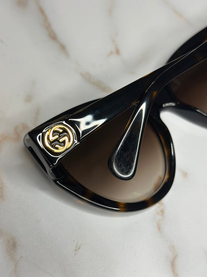 Pre-owned Gucci tortoise interlocking logo cat eye sunglasses