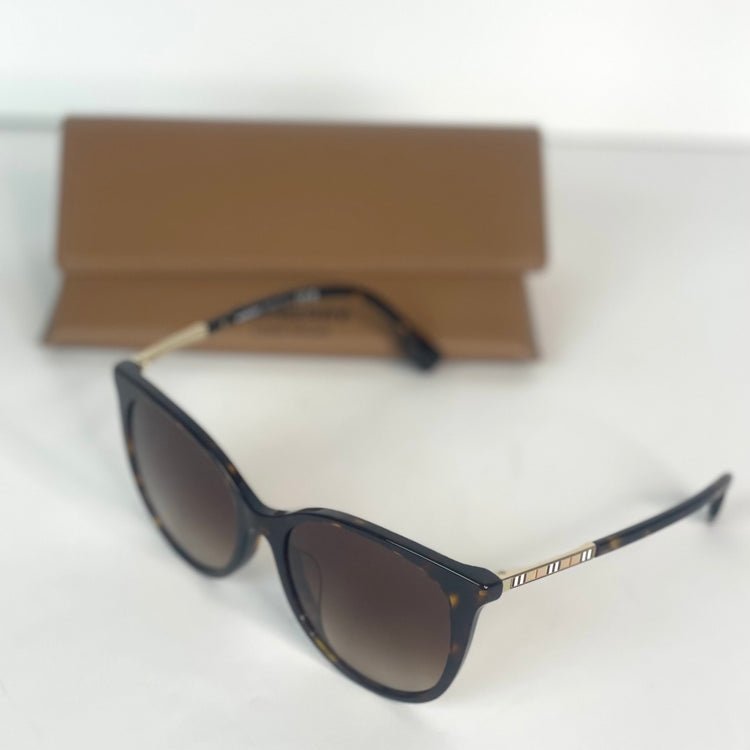 #7 Pre-Owned Burberry Black Sunglasses